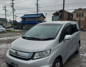 HONDA FREED SPIKE G Just Selection 2015