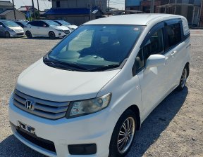 HONDA FREED SPIKE G Just Selection 2010