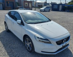 VOLVO V40  2016