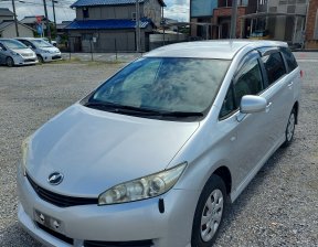 TOYOTA WISH 1.8X 4WD 2010