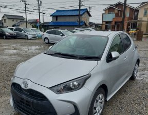 TOYOTA YARIS X 2020