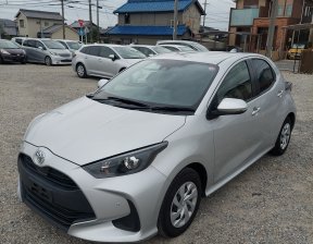 TOYOTA YARIS X 2020