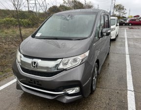 HONDA STEPWGN SPADA 2015
