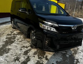 TOYOTA VOXY X 2018