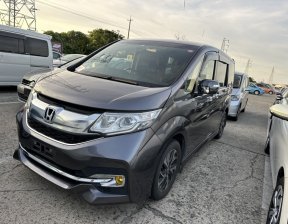 HONDA STEPWGN SPADA HONDA SENSING 7-SEATERS 2015