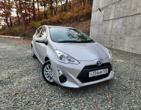 TOYOTA AQUA L 2016