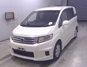 HONDA FREED SPIKE G Aero 2011