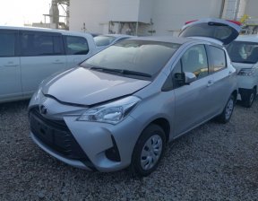 TOYOTA VITZ F 4WD 2019