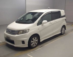 HONDA FREED SPIKE G AERO 2010