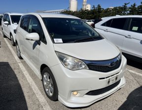 SUBARU TREZIA 1.5i-S 4WD 2011