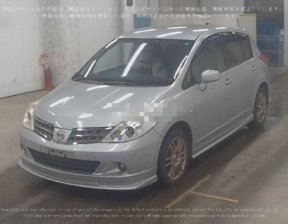 NISSAN TIIDA  2011