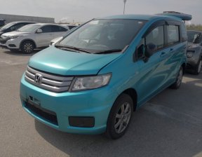 HONDA FREED SPIKE 4WD C 2010