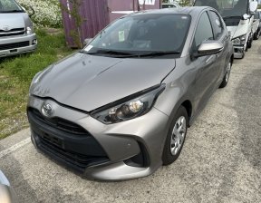 TOYOTA YARIS X 2020