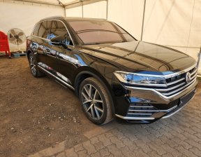 VOLKSWAGEN TOUAREG  2019