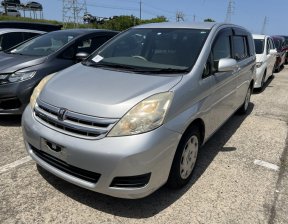 TOYOTA ISIS L_G Edition 2010