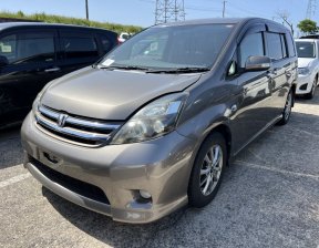 TOYOTA ISIS Platana Limited 2010