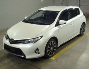 TOYOTA AURIS 150X S Package 4WD 2013