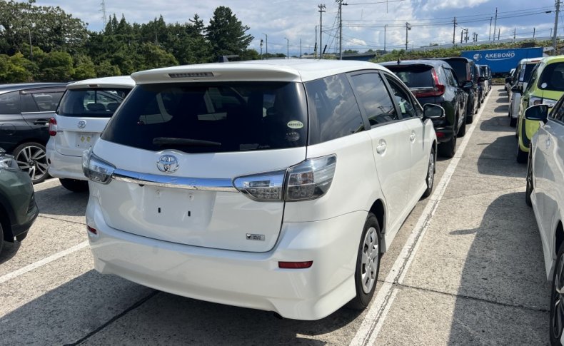 TOYOTA WISH 1.8 X 2012