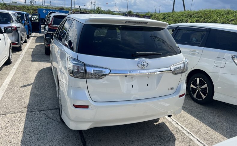 TOYOTA WISH 1.8 X 2012