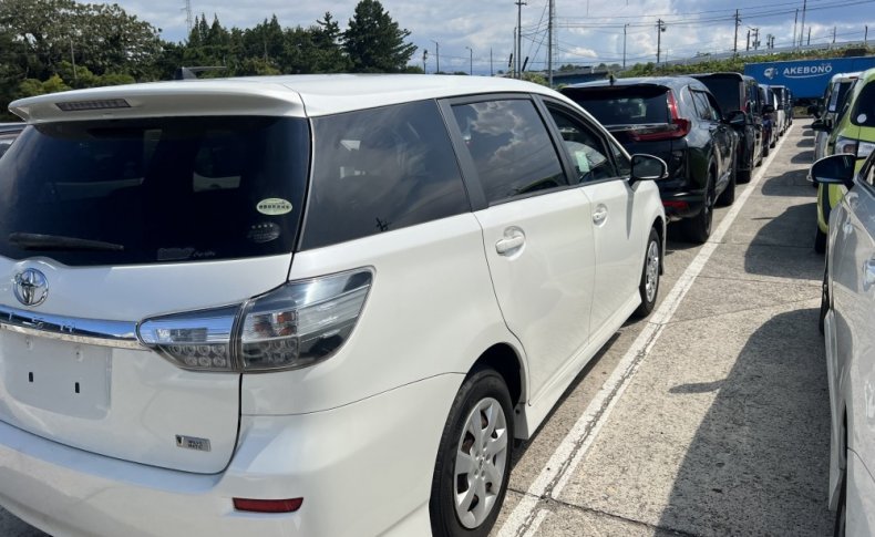 TOYOTA WISH 1.8 X 2012