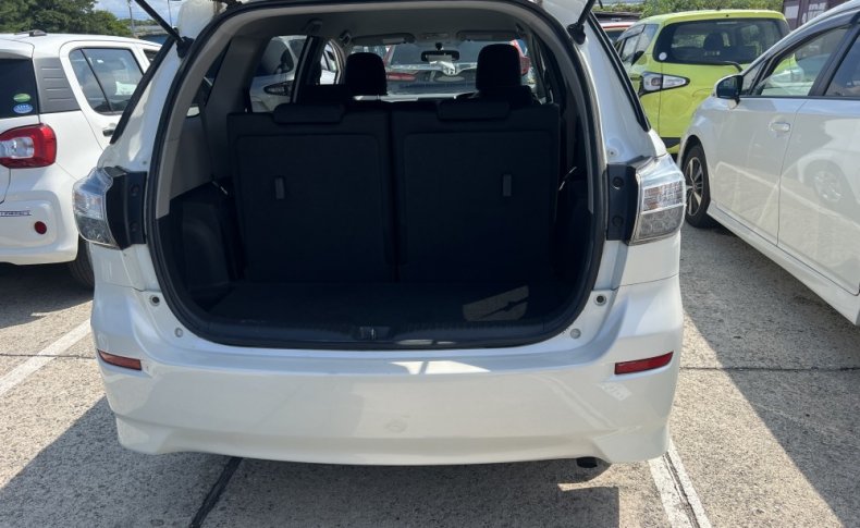 TOYOTA WISH 1.8 X 2012