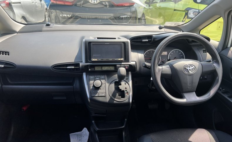 TOYOTA WISH 1.8 X 2012