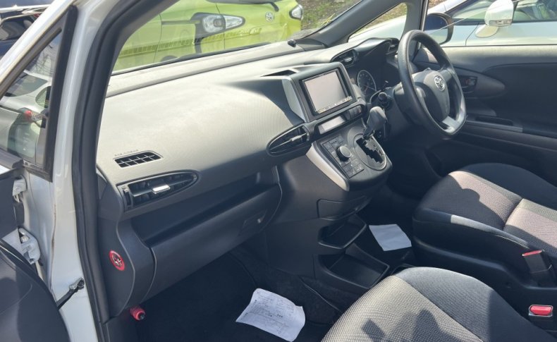 TOYOTA WISH 1.8 X 2012