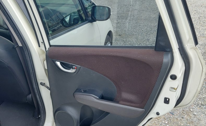HONDA FIT SHUTTLE 15X 2012