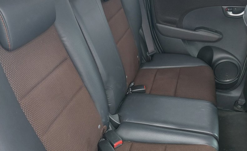 HONDA FIT SHUTTLE 15X 2012