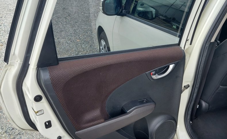 HONDA FIT SHUTTLE 15X 2012