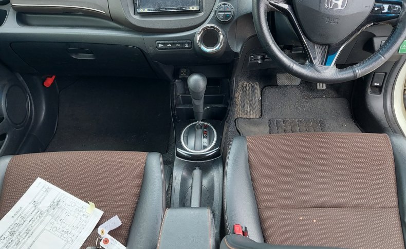 HONDA FIT SHUTTLE 15X 2012
