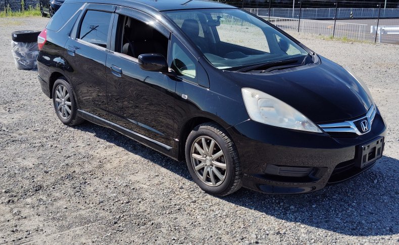 HONDA FIT SHUTTLE  2011