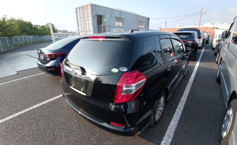 HONDA FIT SHUTTLE  2011