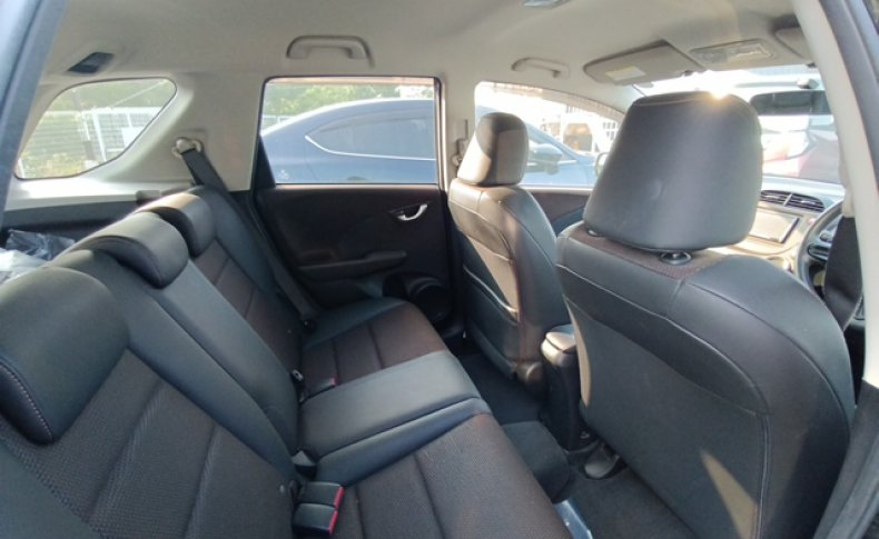 HONDA FIT SHUTTLE  2011