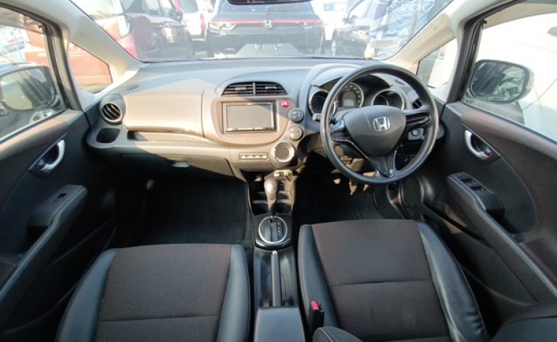 HONDA FIT SHUTTLE  2011