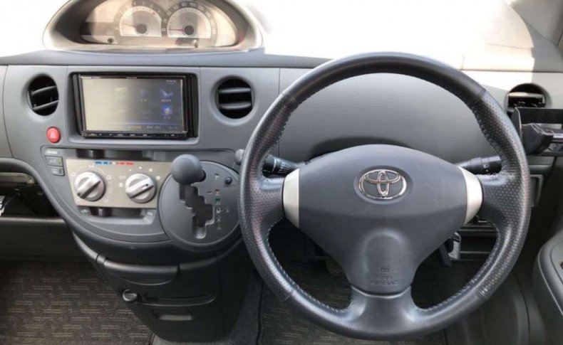 TOYOTA SIENTA DICE 4WD 2011