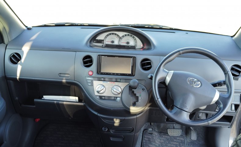 TOYOTA SIENTA DICE 4WD 2011