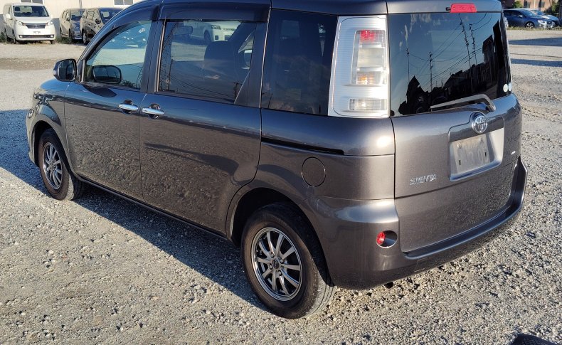 TOYOTA SIENTA DICE 4WD 2011