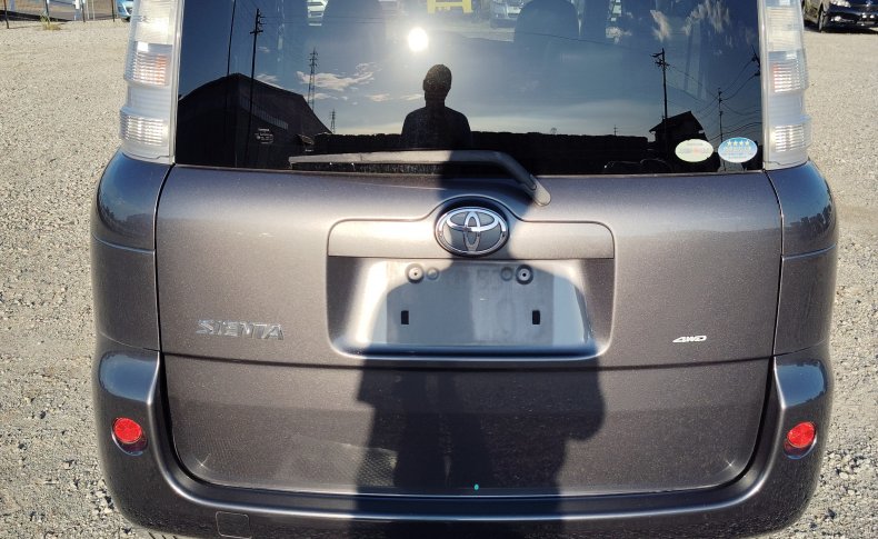 TOYOTA SIENTA DICE 4WD 2011