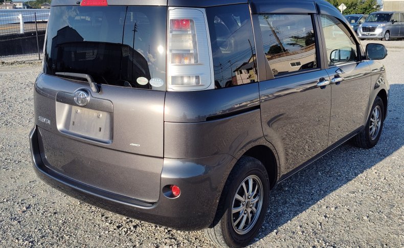 TOYOTA SIENTA DICE 4WD 2011