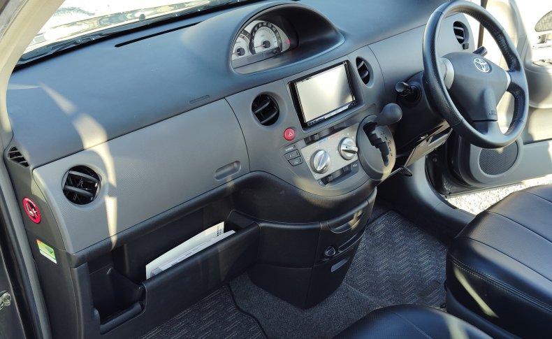 TOYOTA SIENTA DICE 4WD 2011