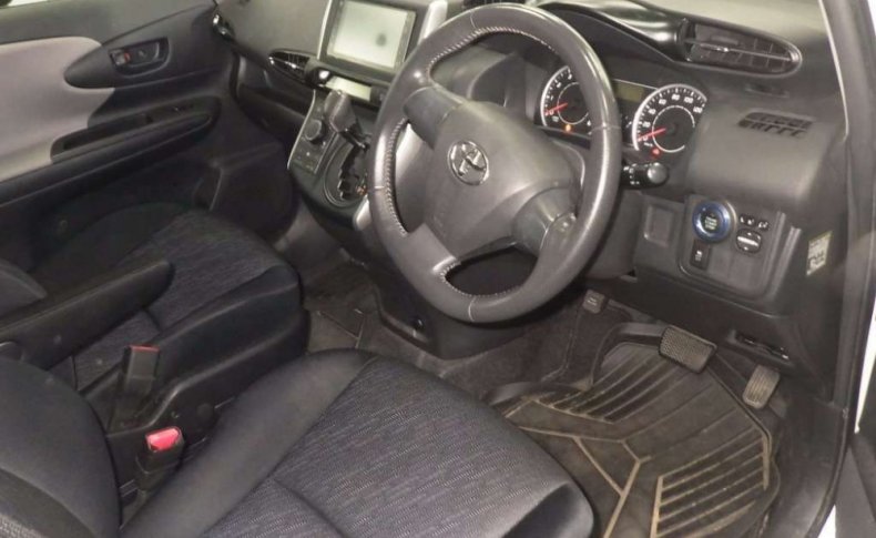 TOYOTA WISH 1.8 X HID EDITION 2010