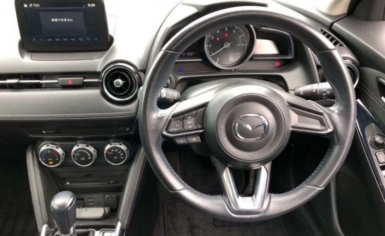 MAZDA DEMIO 13S Touring 4WD 2016