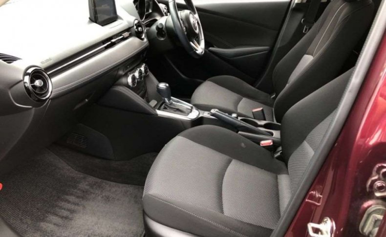 MAZDA DEMIO 13S Touring 4WD 2016