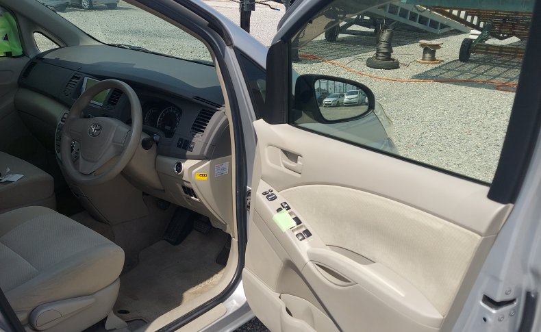 TOYOTA ISIS L 4WD 2014