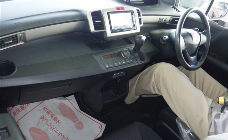 HONDA FREED SPIKE G JUST ION 2013