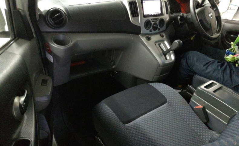 NISSAN NV200 CAMPING WG 2015