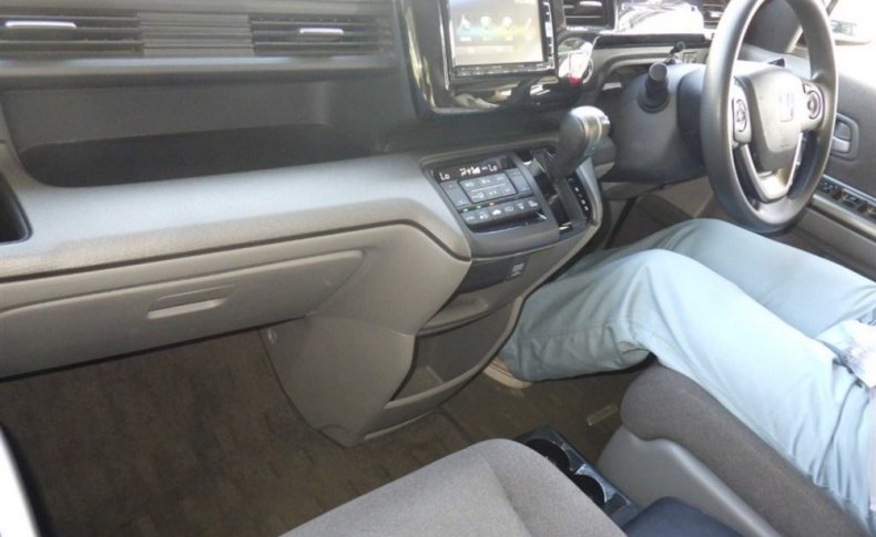 HONDA STEPWGN G 2015