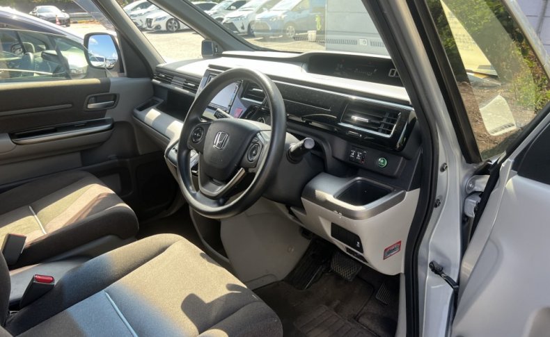HONDA STEPWGN G 2015