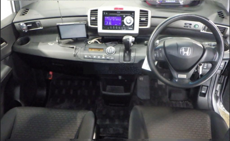 HONDA FREED SPIKE G JUST ION 2012